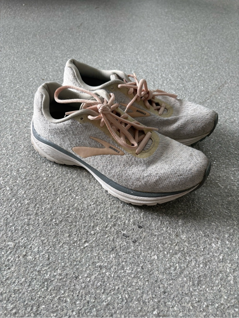 Brooks Anthem 2 women's running shoes size 8